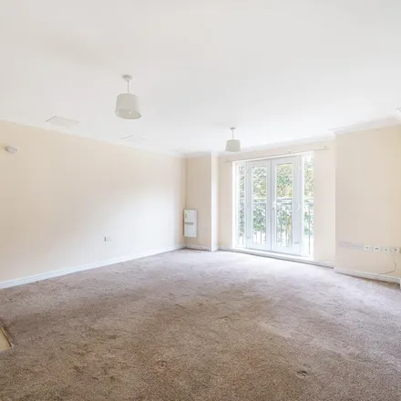 Image 3 - Annecy Court, Dowty Road, Cheltenham, GL51 7NZ, United Kingdom - Apartment for rent
