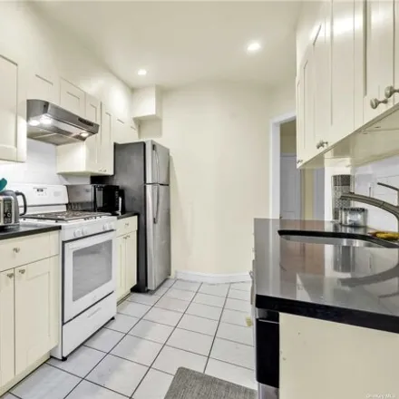 Image 7 - 48-06 28th Avenue, New York, NY 11103, USA - House for sale