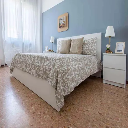Rent this 4 bed room on Via Alberto Nota 39 in 20126 Milan MI, Italy