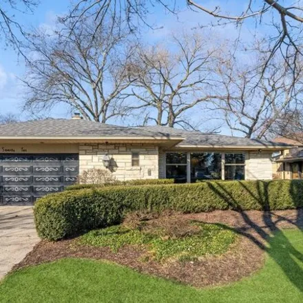 Image 1 - 4032 Lunt Avenue, Lincolnwood, Niles Township, IL 60712, USA - House for sale