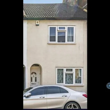 Image 1 - Elliott Street, Gravesend, DA12 2JP, United Kingdom - Townhouse for rent