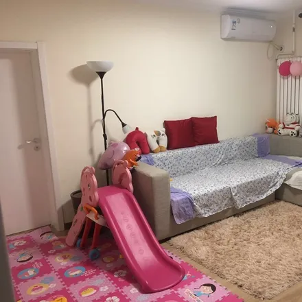 Rent this 1 bed house on Chaoyang District in 飘亮阳光广场, CN