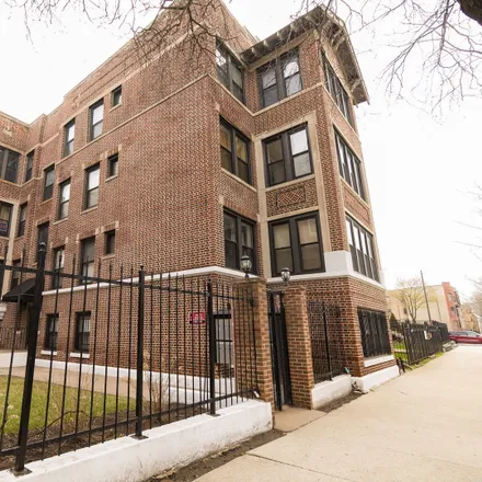 Buy this 2 bed house on 4533 South Michigan Avenue in Chicago, IL 60653