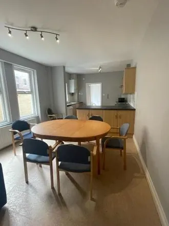 Image 4 - Queens Terrace, Newcastle upon Tyne, NE2 2PJ, United Kingdom - House for rent