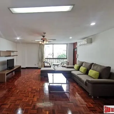 Rent this 2 bed apartment on 스타킹 마사지/쇼업 in Soi Sukhumvit 37, Vadhana District