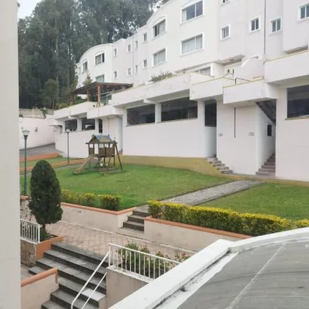 Rent this 4 bed house on Oe8 in 170104, Quito