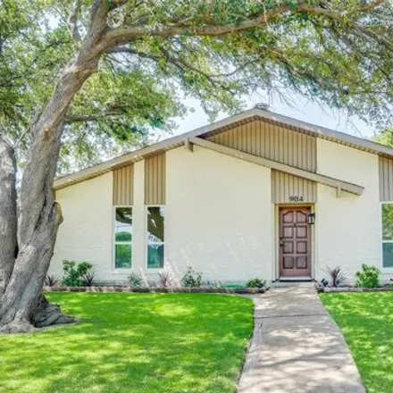 Buy this 3 bed house on 904 Cross Bend Rd in Plano, Texas
