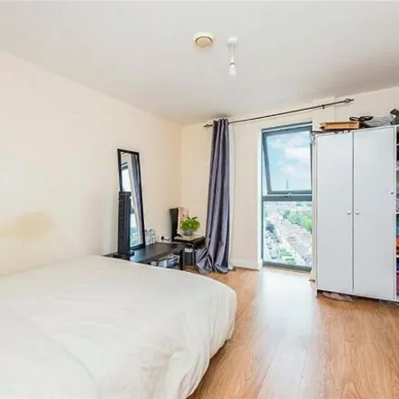 Image 2 - City House, 420 London Road, London, CR0 2NU, United Kingdom - Apartment for sale