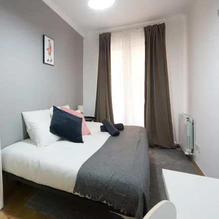Rent this 1studio room on Dos Naciones in Calle del Conde de Romanones, 28012 Madrid