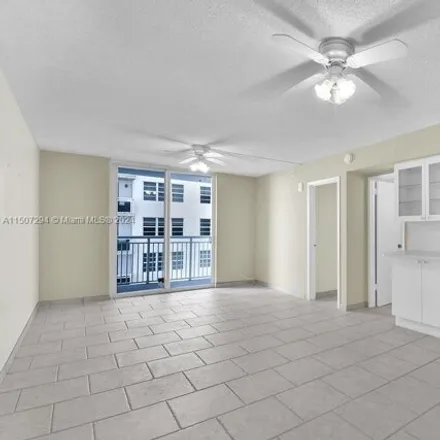 Image 3 - Port Royale Condominium Inc, 6969 Collins Avenue, Atlantic Heights, Miami Beach, FL 33141, USA - Condo for sale