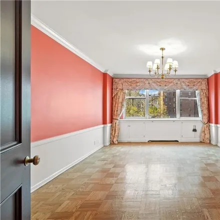 Image 4 - 175 East 62nd Street, New York, NY 10065, USA - Condo for sale