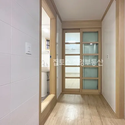Rent this studio apartment on 서울특별시 관악구 봉천동 99-4
