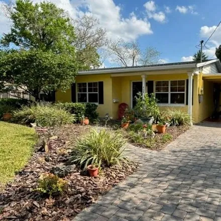 Buy this 4 bed house on 358 Crystal Lake Street in Orlando, FL 32806