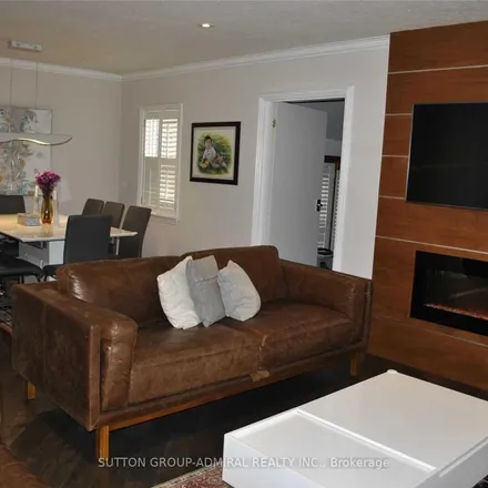 Image 5 - 140 Poyntz Avenue, Toronto, ON M2N 1N1, Canada - Apartment for rent