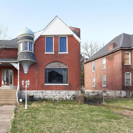 Buy this 3 bed house on 4728 Hammett Place in Saint Louis, MO 63113