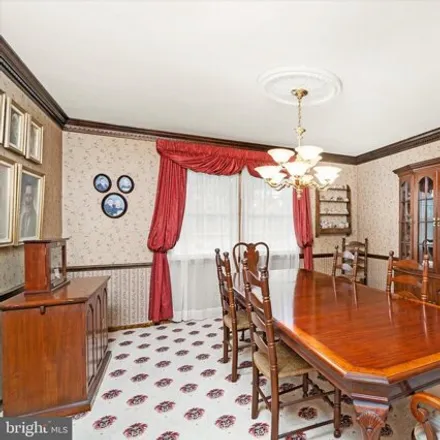 Image 8 - 25 Ray Dwier Drive, Golden Crest, Hamilton Township, NJ 08690, USA - House for sale