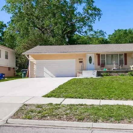 Buy this 3 bed house on 902 West 27th Street in Lawrence, KS 66046