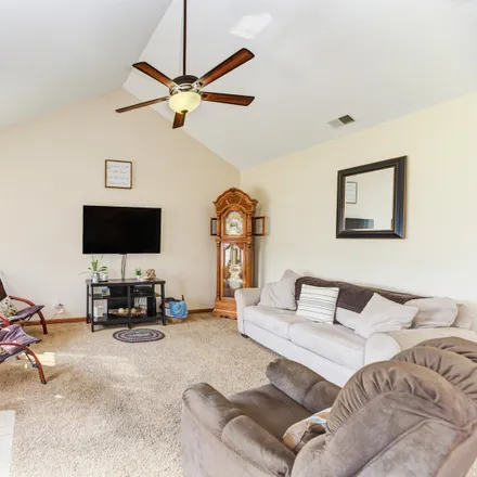 Image 3 - 1670 Kristen Drive, Wilmington, Will County, IL 60481, USA - Townhouse for sale