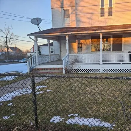 Rent this 3 bed house on 31 1st Avenue in Bay Shore, Islip