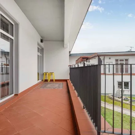 Rent this 4 bed apartment on Einkaufsmeile Leipziger Straße in Leipziger Straße 47, 60487 Frankfurt