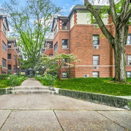 Buy this 2 bed condo on Scoville Square in Lake Street, Oak Park