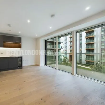 Image 2 - Waterfront III, Warren Lane, London, SE18 6NX, United Kingdom - Apartment for rent