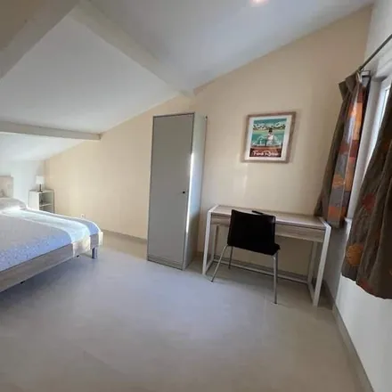 Rent this 3 bed apartment on 06250 Mougins