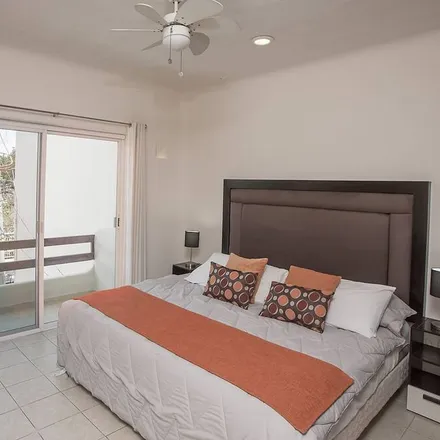 Rent this 4 bed condo on Gonzalo Guerrero in Playa del Carmen, Quintana Roo