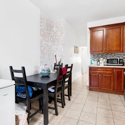 Image 3 - 376 Woodlawn Avenue, Greenville, Jersey City, NJ 07305, USA - Apartment for rent
