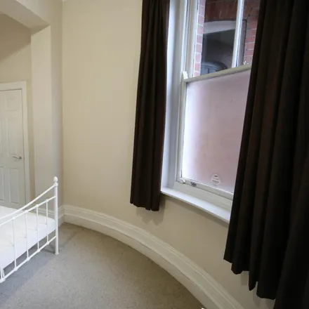 Image 6 - The Moorlands, Moorland Road, Cardiff, CF24 2LX, United Kingdom - Apartment for rent