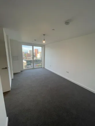 Image 4 - Alfred's Way, London, IG11 0NL, United Kingdom - Apartment for rent