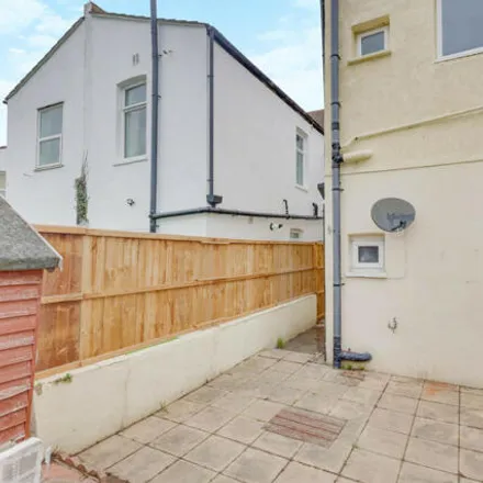 Image 9 - Romany Steps, Beresford Road, Southend-on-Sea, SS1 2TW, United Kingdom - Apartment for rent