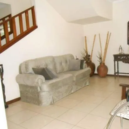 Buy this 3 bed house on Rua Duque de Caxias in Lídice, Uberlândia - MG