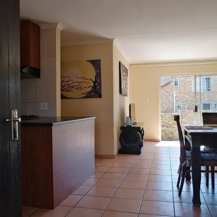 Image 7 - Dubloon Avenue, Wilgeheuwel, Roodepoort, 1734, South Africa - Townhouse for rent