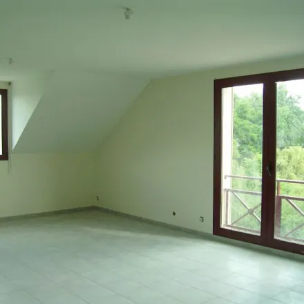 Rent this 3 bed apartment on 36 Rue les Roches in 49610 Mozé-sur-Louet, France