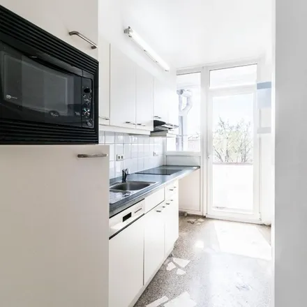 Rent this 1 bed apartment on Rue du Ruanda - Ruandastraat 19 in 1040 Etterbeek, Belgium