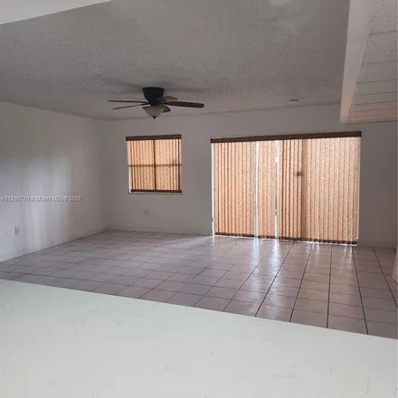 Image 2 - 6950 Northwest 168th Street, Hialeah, FL 33015, USA - Apartment for rent