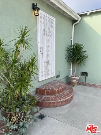 Image 2 - 5550 Cartwright Avenue, Los Angeles, CA 91601, USA - House for rent