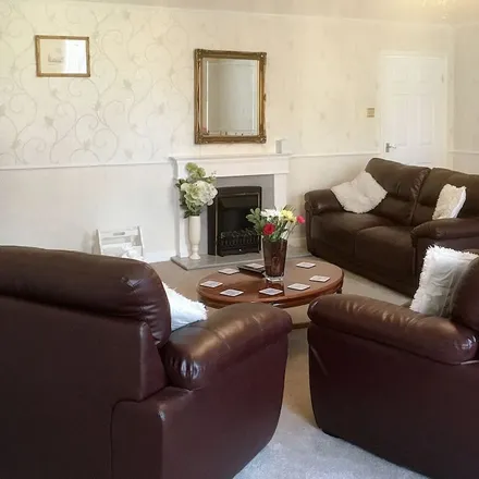 Rent this 4 bed townhouse on Bishop Auckland in DL14 7PF, United Kingdom