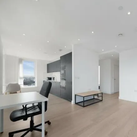 Rent this 1 bed room on 261 Poplar High Street in Canary Wharf, London