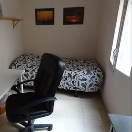 Rent this 3 bed room on Carrer de Còrsega in 687, 08037 Barcelona