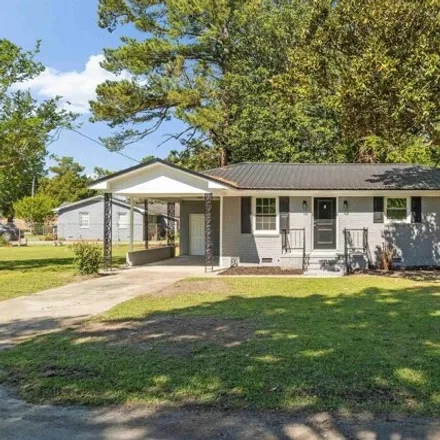 Buy this 3 bed house on 686 South Spring Street in Marion, SC 29571