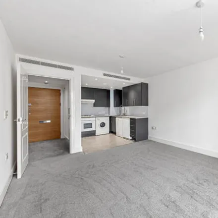 Image 5 - Warwick Building, 366 Queenstown Road, London, SW11 8PP, United Kingdom - Apartment for sale
