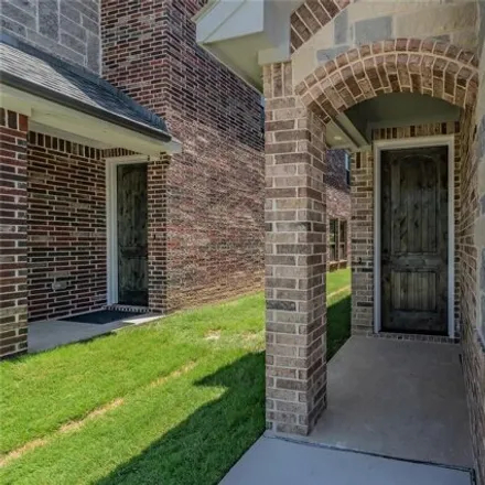 Image 5 - Lakecrest Drive, Lakeland Heights, Grand Prairie, TX 75051, USA - House for sale