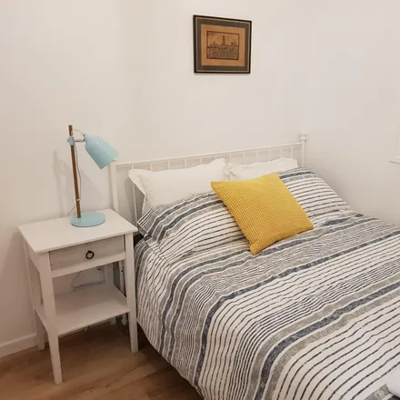 Rent this 2 bed apartment on Madrid in Calle de José Antonio Armona, 5