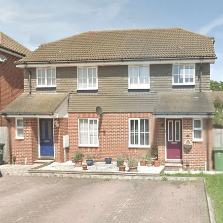 Rent this 3 bed duplex on St. Johns Road in Dartford, DA2 6BE