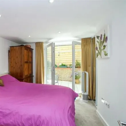 Image 6 - Regal Court, 159-169a Carlton Vale, London, NW6 5HB, United Kingdom - Apartment for sale