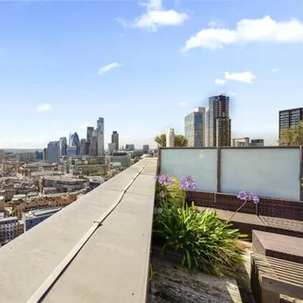 Buy this 2 bed house on Avant Garde Tower in 36 Bethnal Green Road, Spitalfields