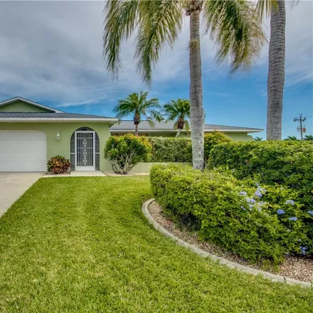 Image 2 - 801 Southwest 52nd Street, Cape Coral, FL 33914, USA - House for sale