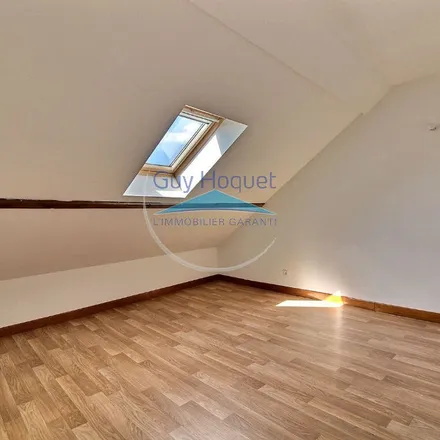 Rent this 3 bed apartment on 17 Rue Jules Mousseron in 59176 Masny, France